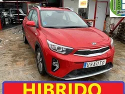 Granate Usado 2021 Kia Stonic SUV | 15.900 € (Precio justo)