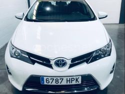 Blanco Usado 2013 Toyota Auris Hybrid Active Berlina | 12.750 € (Un poco caro)