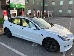 Eléctrico Usado 2021 Tesla Model 3 Berlina | 32.000 €