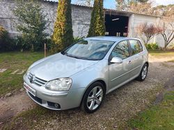Gris / plata Usado 2006 VW Golf V Highline Berlina | 5200 € (Precio justo)