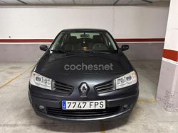 Negro Usado 2007 Renault Mégane II Dynamique Berlina | 5000 € (Un poco caro)