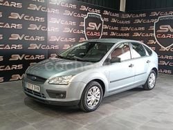 Gris / plata Usado 2005 Ford Focus Trend Berlina | 5500 € (Precio justo)