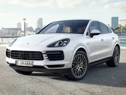 Blanco carrara metalizado Usado 2022 Porsche Cayenne Platinum Edition SUV | 95.900 € (Precio justo)