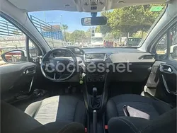 Blanco Usado 2012 Peugeot 208 Active Utilitario | 8450 € (Caro)