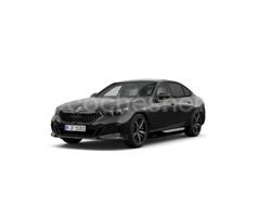 Gris / plata Usado 2025 BMW 530e Comfort Edition Berlina | 67.900 €