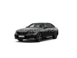Gris / plata Usado 2025 BMW 530e Comfort Edition Berlina | 72.900 €