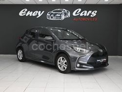 Gris / plata Usado 2022 Toyota Yaris Berlina | 16.995 € (Precio justo)