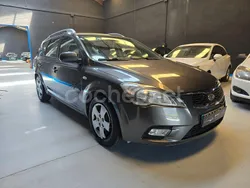 Gris / plata Usado 2011 Kia Ceed Berlina | 3990 € (Super precio)