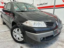 Negro Usado 2007 Renault Mégane II Dynamique Berlina | 3890 € (Buen precio)