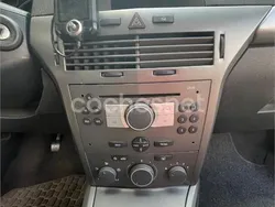 Negro Usado 2006 Opel Astra Cosmo Berlina | 2800 € (Precio justo)