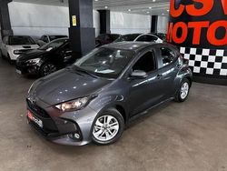 Gris Usado 2023 Mazda 2 Center-Line Utilitario | 16.850 € (Precio justo)
