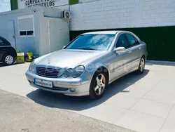 Gris / plata Usado 2002 Mercedes C220 Avantgarde Berlina | 3990 € (Precio justo)