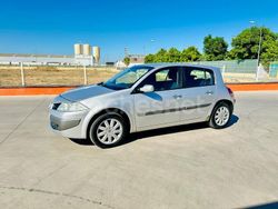Gris / plata Usado 2007 Renault Mégane II Business Berlina | 3399 € (Precio justo)