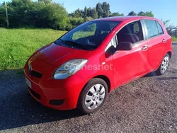 Rojo Usado 2010 Toyota Yaris Active Berlina | 3900 € (Precio justo)