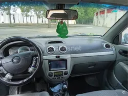 Verde Usado 2004 Chevrolet Lacetti CDX Berlina | 1350 € (Precio justo)