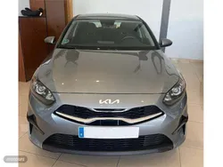 Plateado Usado 2024 Kia Ceed Berlina | 18.900 € (Precio justo)