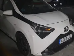 Usado 2021 Toyota Aygo X-play Utilitario | 11.240 € (Precio justo)