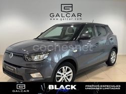 Gris / plata Usado 2016 Ssangyong (KGM) Tivoli Limited SUV | 8900 € (Un poco caro)