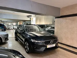 Azul Usado 2022 Volvo V60 CC Ultimate Familiar | 32.990 € (Super precio)