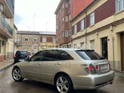 Gris / plata Usado 2004 Lexus IS200 Familiar | 6000 €