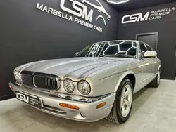 Gris Usado 2000 Jaguar XJ8 Executive Berlina | 15.990 €