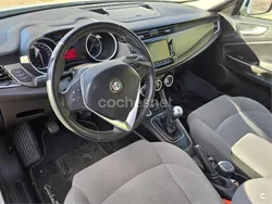 Blanco Usado 2016 Alfa Romeo Giulietta Distinctive Utilitario | 10.900 € (Un poco caro)