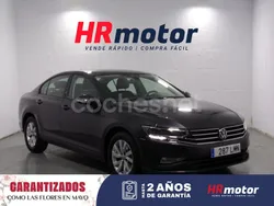Gris / plata Usado 2021 VW Passat Berlina | 22.510 € (Precio justo)