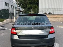 Gris / plata Usado 2017 Skoda Fabia Ambition Berlina | 9000 € (Buen precio)