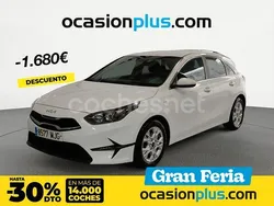 Blanco Usado 2023 Kia Ceed Berlina | 17.690 € (Precio justo)