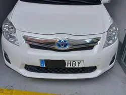 Blanco Usado 2011 Toyota Auris Hybrid Utilitario | 10.000 €