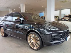 Negro Usado 2020 Porsche Cayenne Turbo SUV | 94.000 € (Un poco caro)