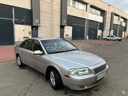 Gris / plata Usado 2004 Volvo S80 Summum Berlina | 2490 €