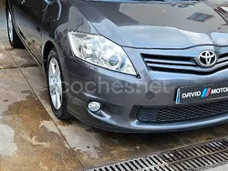 Gris / plata Usado 2011 Toyota Auris Active Berlina | 7000 € (Precio justo)