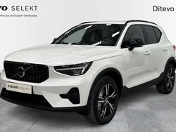 Blanco Nuevo 2025 Volvo XC40 Plus SUV | 39.900 € (Buen precio)