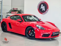 Rojo Usado 2016 Porsche 718 Cayman S Coupe | 62.990 €