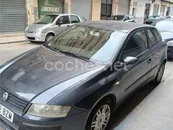 Gris / plata Usado 2002 Fiat Stilo Active Berlina | 1600 € (Precio justo)