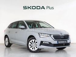 Gris Usado 2024 Skoda Scala Ambition Utilitario | 19.900 € (Precio justo)