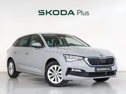 Gris Usado 2024 Skoda Scala Ambition Utilitario | 19.900 € (Precio justo)