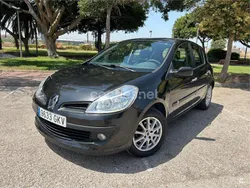 Negro Usado 2010 Renault Clio II Dynamique Berlina | 3899 € (Buen precio)