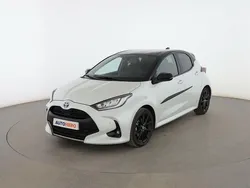 Blanco Usado 2022 Toyota Yaris Hybrid Style Berlina | 22.399 € (Un poco caro)