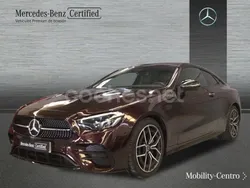 Rubellitred metallicpaint Usado 2023 Mercedes E220 AMG line Coupe | 54.900 € (Precio justo)