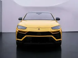 Amarillo Usado 2022 Lamborghini Urus SUV | 284.400 €