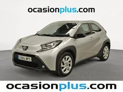 Gris Usado 2024 Toyota Aygo Play Utilitario | 13.819 € (Precio justo)