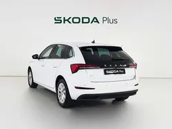 Blanco Usado 2024 Skoda Scala Selection Utilitario | 17.800 € (Precio justo)