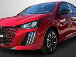 Rojo Nuevo 2025 Peugeot 208 Allure Utilitario | 18.690 € (Precio justo)