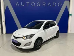 Blanco Usado 2014 Hyundai i20 GO! Utilitario | 8999 € (Precio justo)
