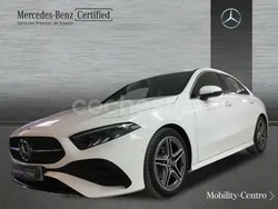 Blanco polar Usado 2024 Mercedes A200 AMG line Berlina | 35.500 € (Precio justo)