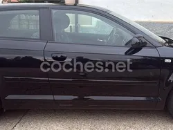 Negro Usado 2005 Audi A3 Attraction Berlina | 8500 € (Caro)