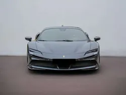 Gris Usado 2022 Ferrari SF90 Coupe | 425.000 €