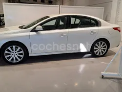 Blanco Usado 2011 Renault Latitude Initiale Berlina | 8300 €